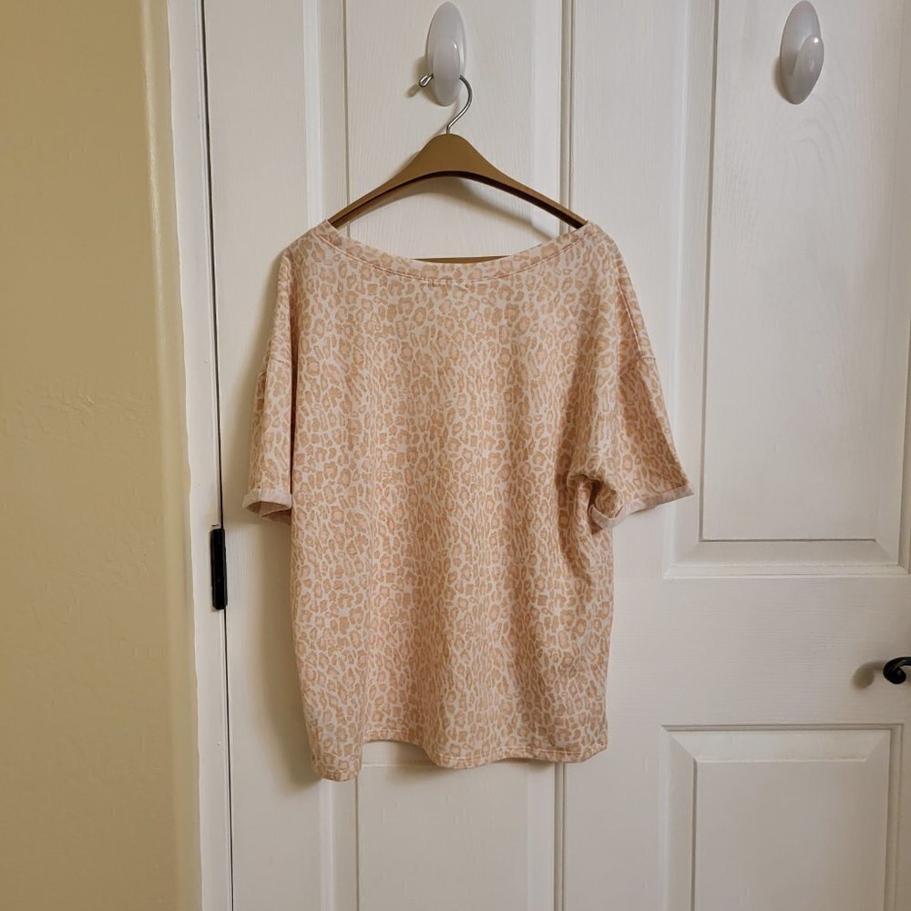 Splendid Animal Print shirt Coral and Cream Size: Small/P NWT - Picture 6 of 9
